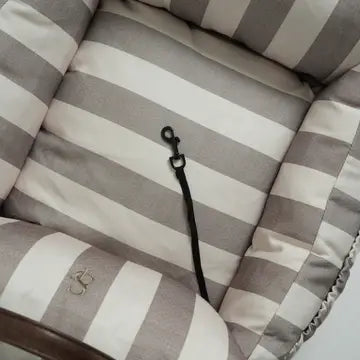 Staey Car Seat Lara – 3in1 Hundesæde, Seng & Transporttaske i Striped Design