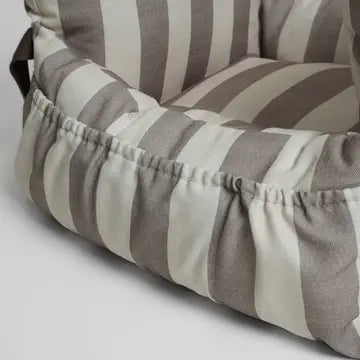 Staey Car Seat Lara – 3in1 Hundesæde, Seng & Transporttaske i Striped Design