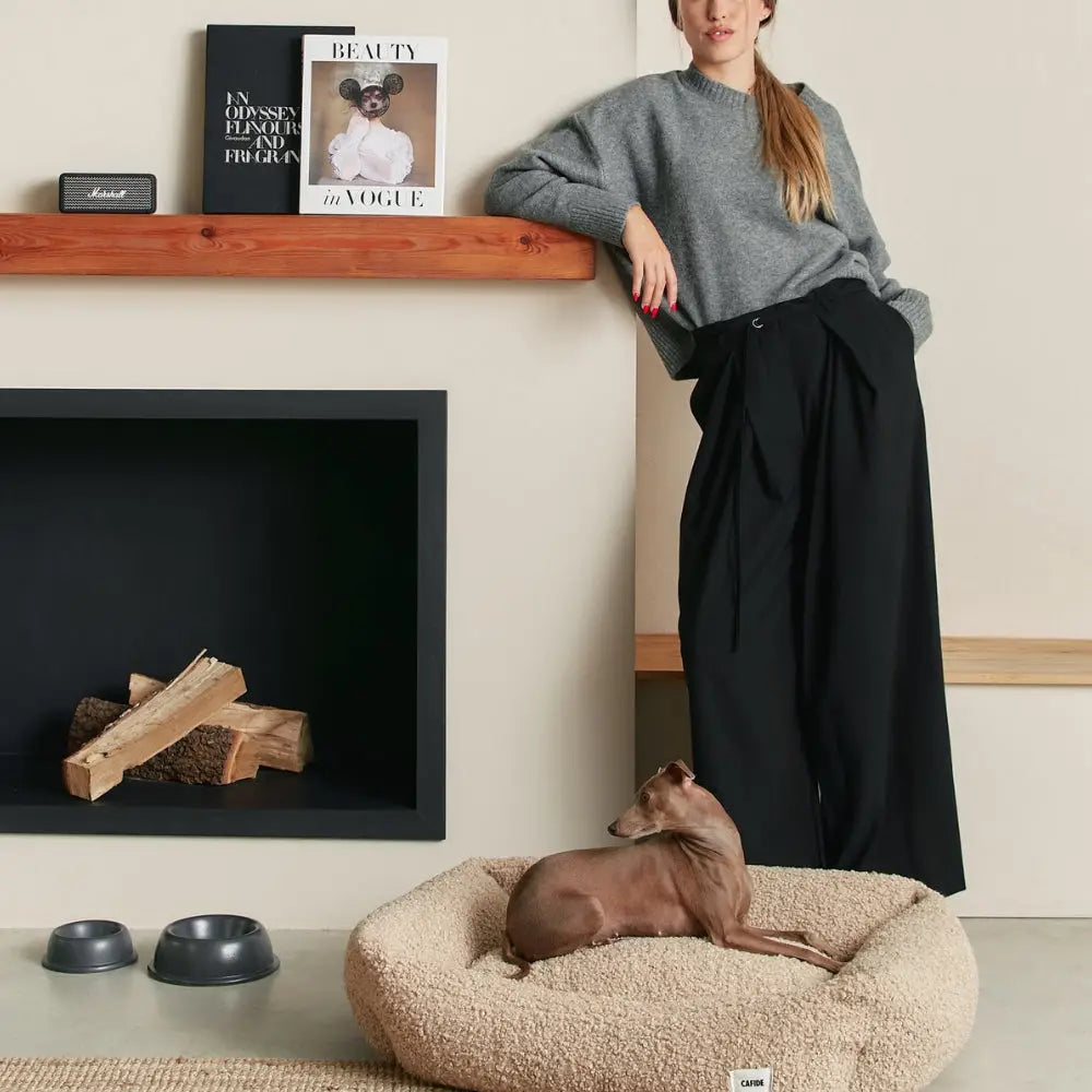 Cafide Hundeseng - Aftagelig & Vaskbar i Beige Teddy-stof